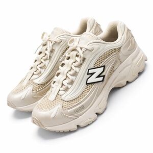 New Balance Women's Cream/Tan Retro Mesh Lace-Up Sneakers